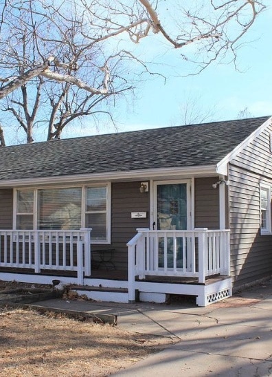Building Photo - 725 W 22nd Ave