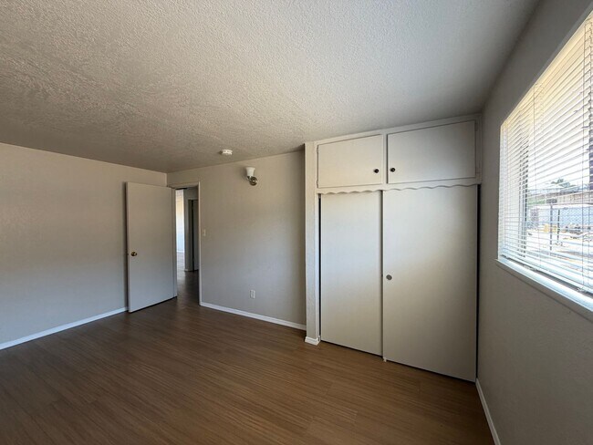 Building Photo - 1020 Taos Dr