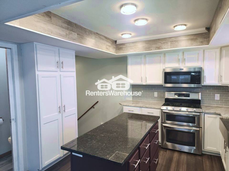 Building Photo - 765 US-63