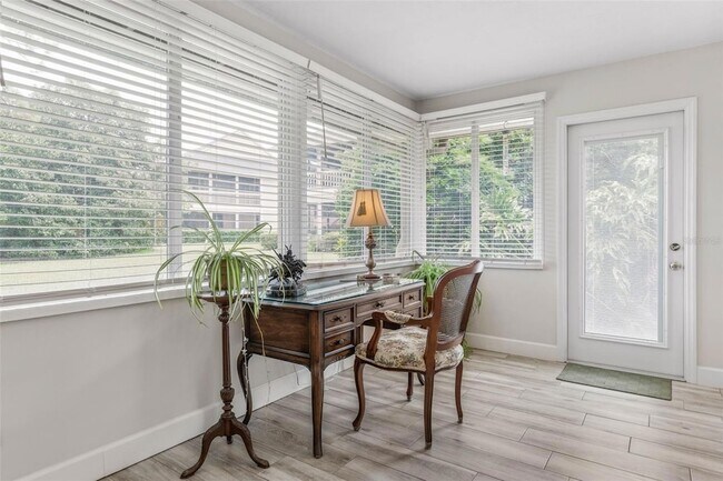 Building Photo - 4 Jasmine Run