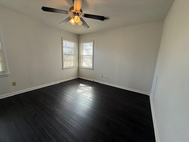 Building Photo - 250 Westridge Dr