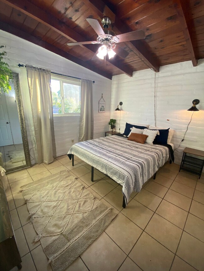 Building Photo - 174 W Borrego St