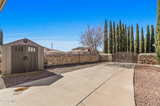 Building Photo - 312 Desert Garden Dr
