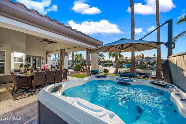 Building Photo - 1817 E Willow Tree Ct