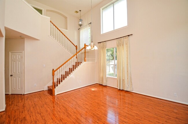 Building Photo - 615 Mosman Ct