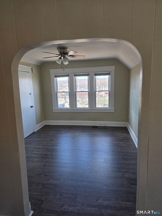 Building Photo - 22 Calvin Ave