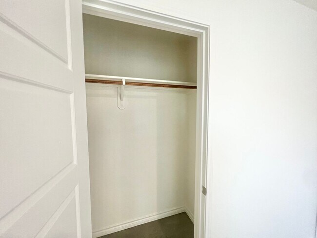 Building Photo - New Build Duplex 3 Bed 2 Bath