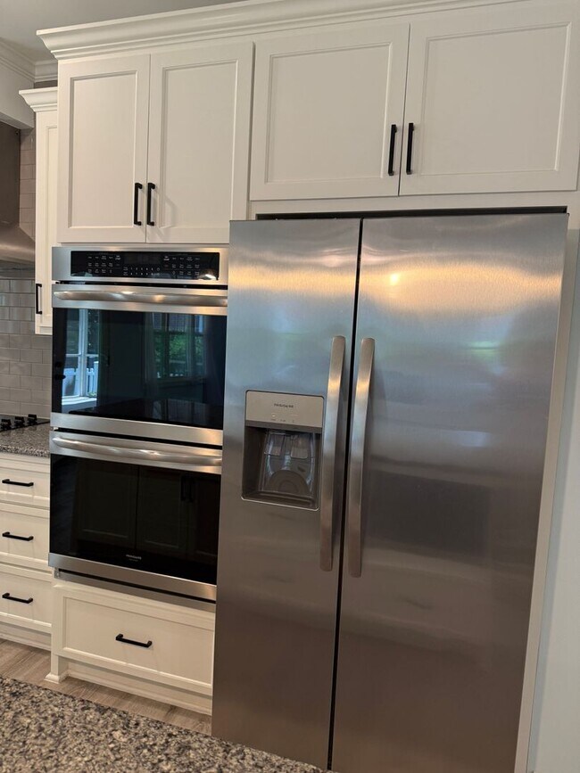Building Photo - Gorgeous Executive Home in Anderson Creek ...