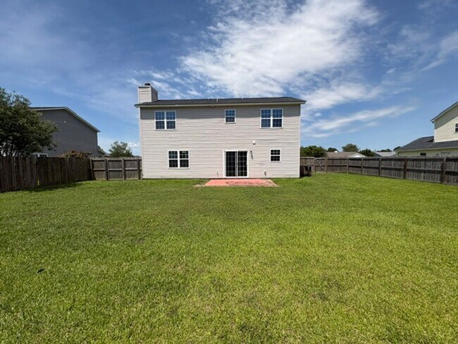 Building Photo - Welcome to Creeker Town South!
