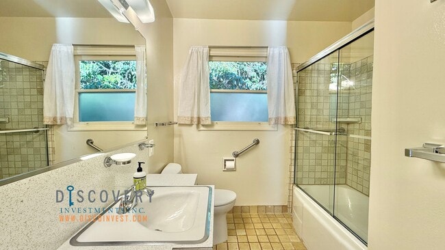 Building Photo - Mid-Century Montclair 3+ Bedroom with Filtered San Francisco Bay Views!