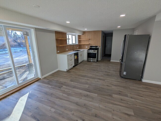 Building Photo - 28600 W Grass Lake Rd