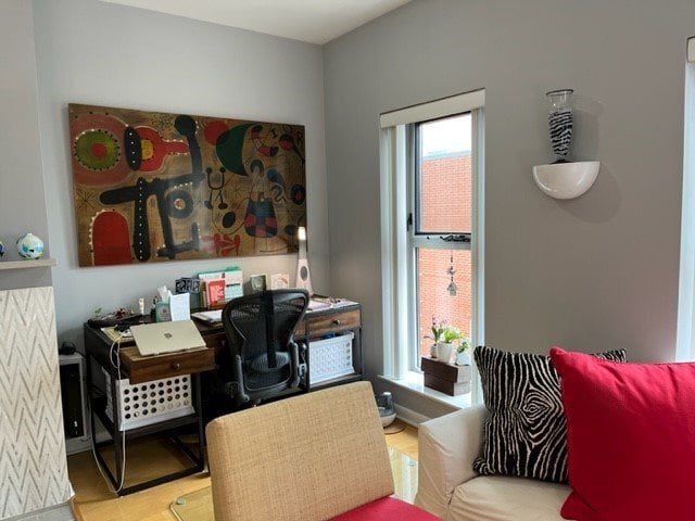 Building Photo - 1222 Chicago Ave