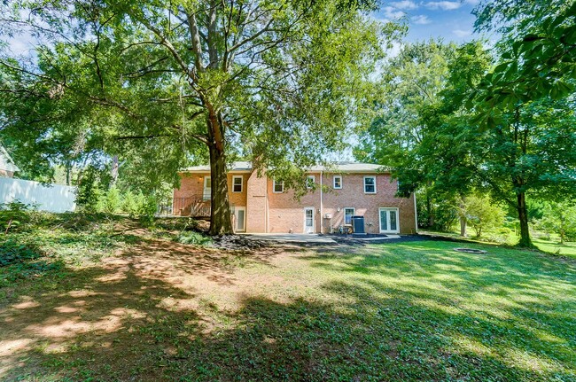 Building Photo - Fully Remodeled Ranch Style Home In South ...