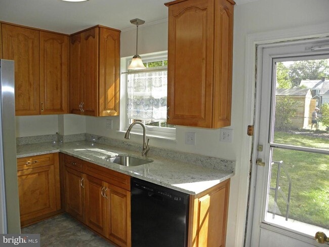 Building Photo - 716 N Overlook Dr