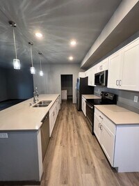 Building Photo - 1306/1308 E Farwell