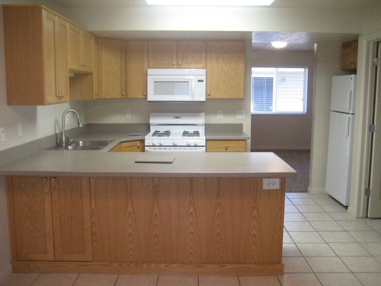 Kitchen - 4498 Chukar Dr