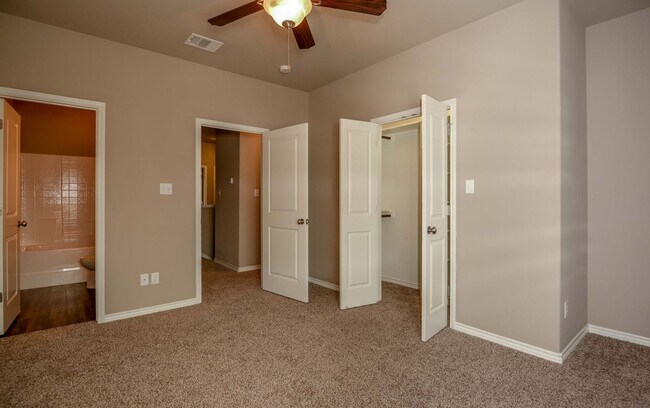 Building Photo - August 2026 Move in - 4/4.5 Townhome in The Revelry!