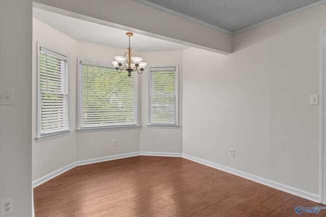 Building Photo - 1011 Sandy Springs Rd NW