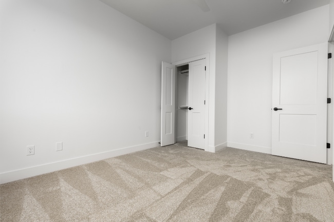 Building Photo - 2026 W 380 N