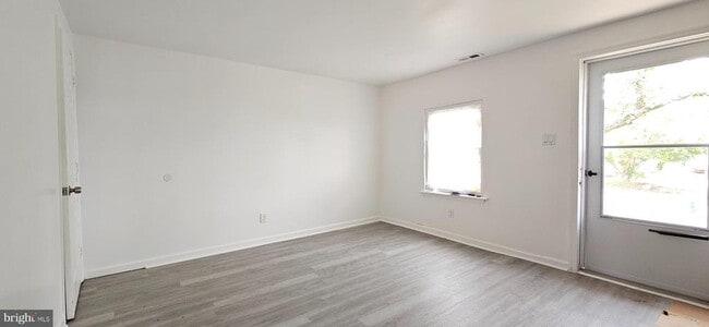Building Photo - 520-522-522 2nd St