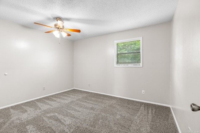 Building Photo - 151 Summerwood Dr