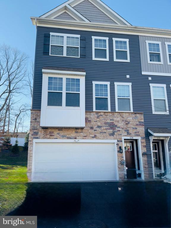 Building Photo - 328 Dawson Pl