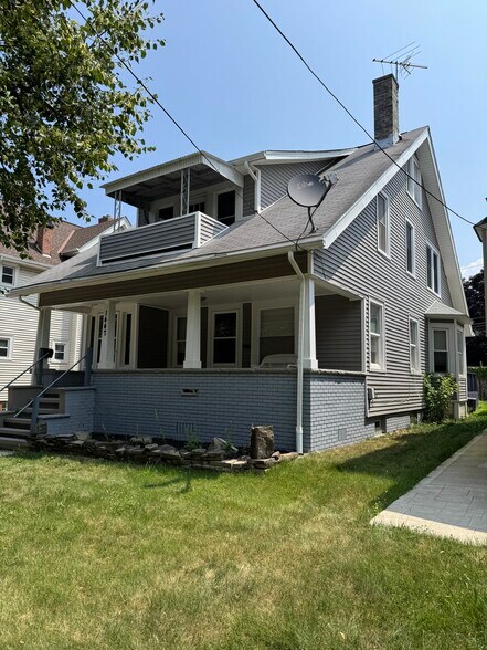 Building Photo - 1447 Lakeland Ave