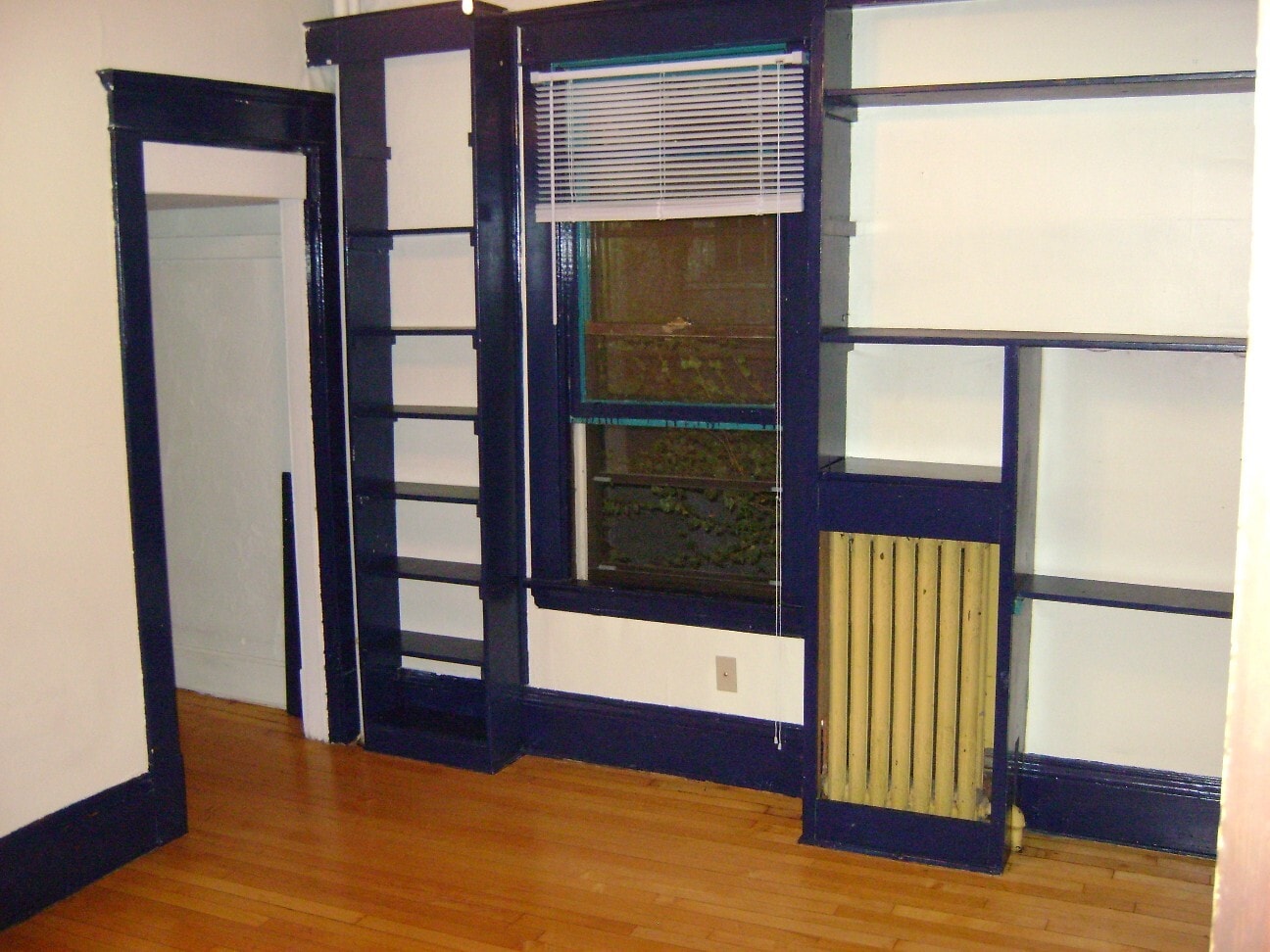 Building Photo - 627 Ontario St SE