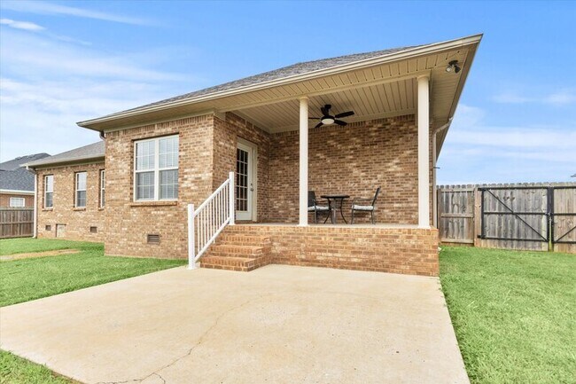 Building Photo - 25756 Iron Gate Dr