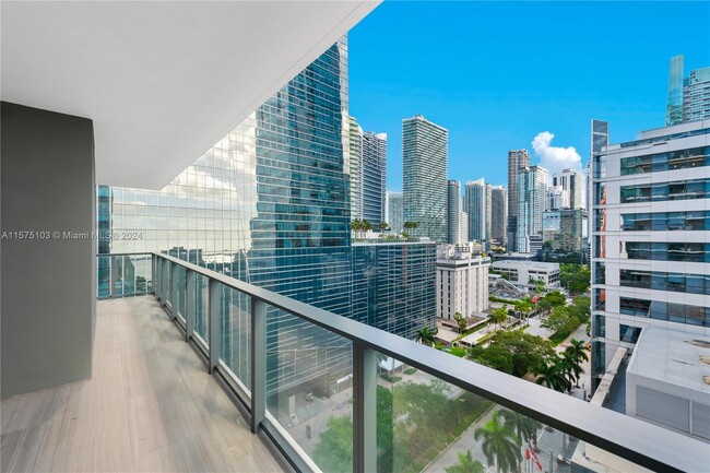 Building Photo - 1451 Brickell Ave