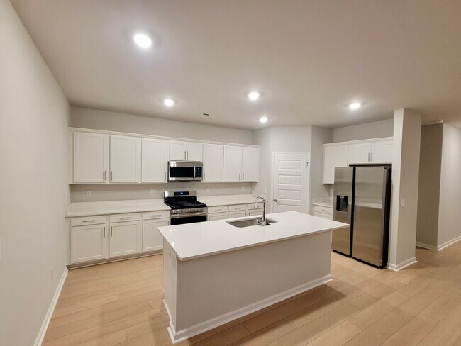 Building Photo - 207 Stockyard Cir