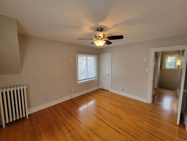 Building Photo - Beautiful Cedar Falls Home