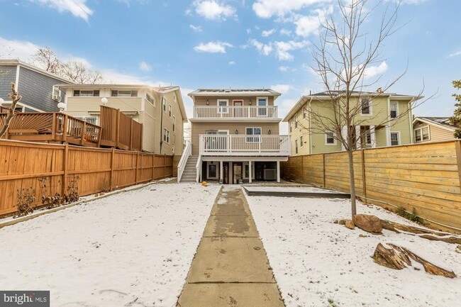 Building Photo - 2228 Kearny St NE