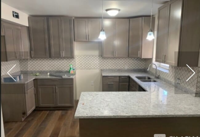 Building Photo - 2847 W Berwyn Ave