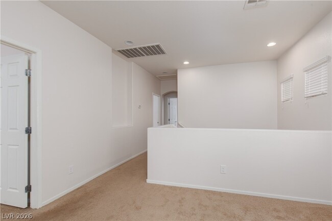 Building Photo - 2875 Rough Green St