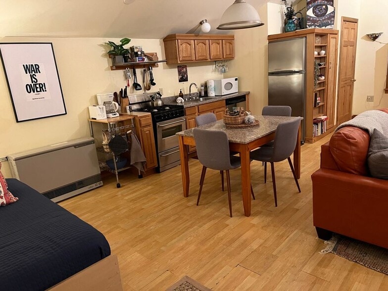 Building Photo - 40 Sunset Ridge