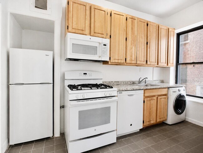 Floorplan - 182 Claremont Avenue