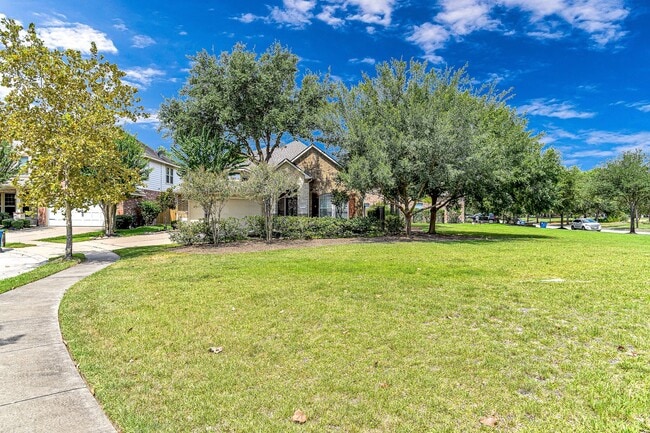 Building Photo - 18318 W Williams Bend Dr