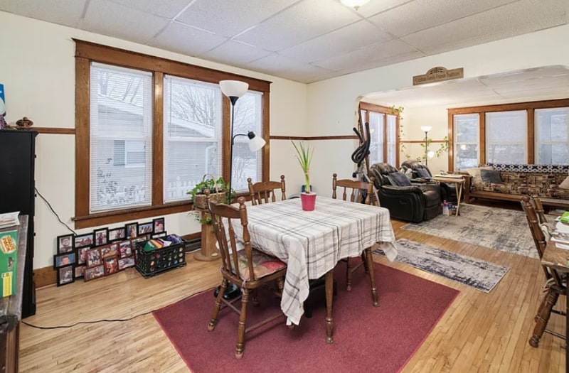 Building Photo - 720 E Ludington Ave