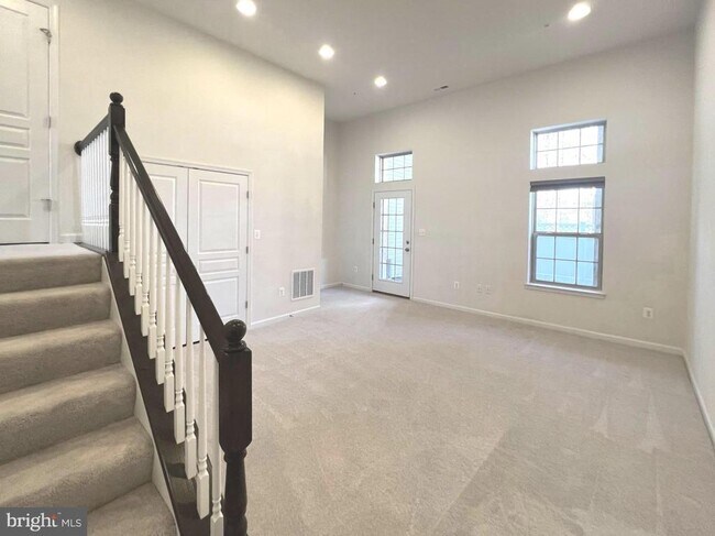 Building Photo - 620 Shore Forest Dr