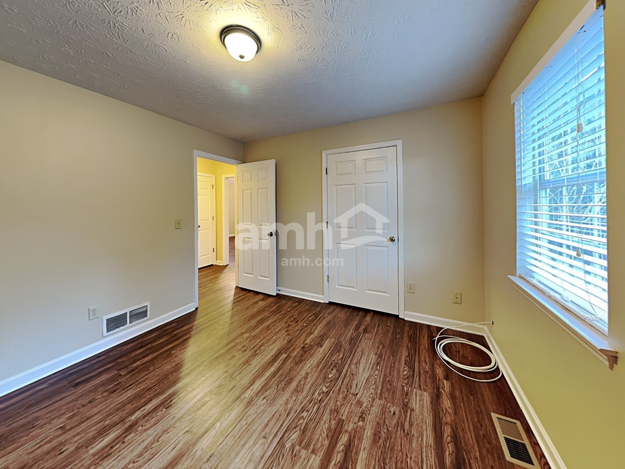 Building Photo - 2117 Brandy Woods Dr SE