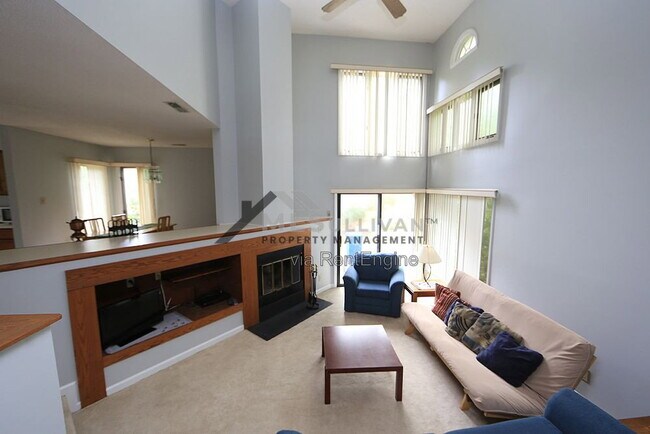 Building Photo - 4320 Beechnut Ln