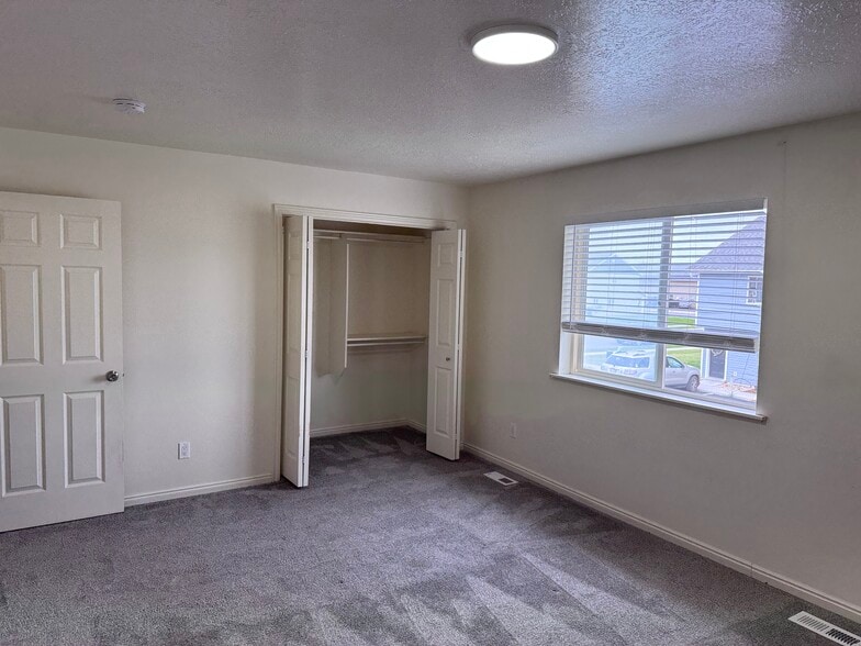 Building Photo - 2505 W 450 N