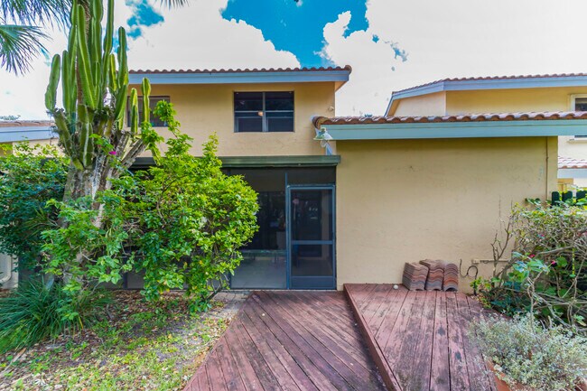 Building Photo - 6166 Via Laguna Ln