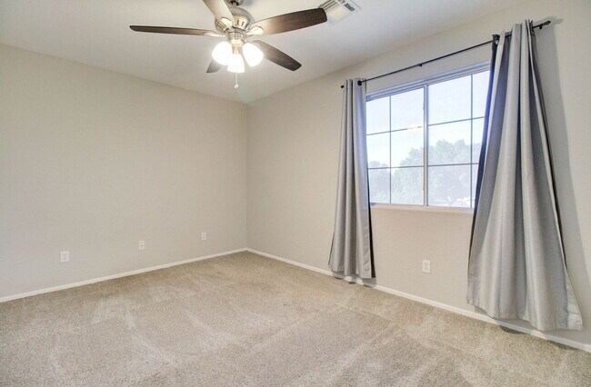 Building Photo - 5945 N 73rd Dr