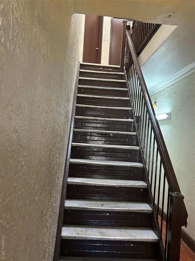 Building Photo - 33 Horatio St