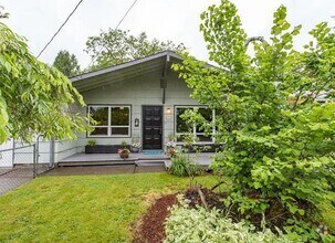 Building Photo - Arbor Lodge Bungalow with Hardwoods, Attac...
