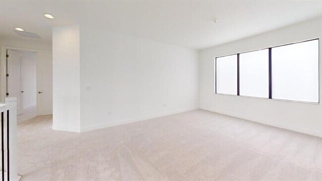 Building Photo - 8299 Essex Country Clb Dr