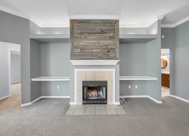 Building Photo - 5897 Saratoga Dr