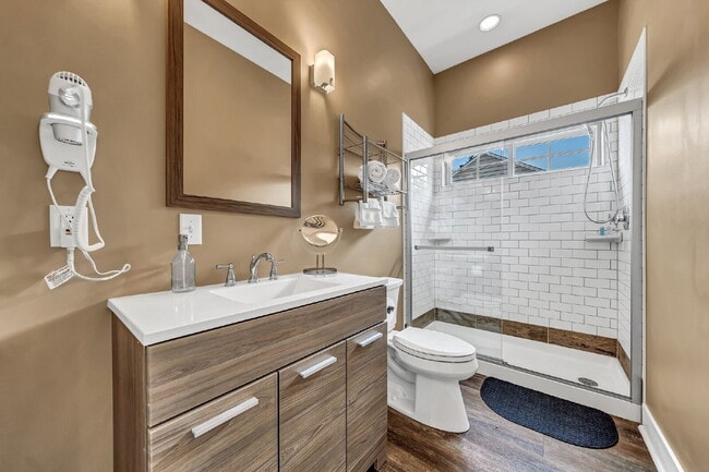 Building Photo - Furnished 1-Bedroom Upper Apartment on Main St